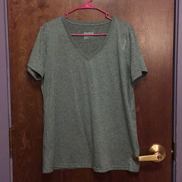 Reebok Tops - Reebok performance shirt